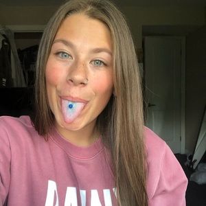 Meet your Posher, Hayley